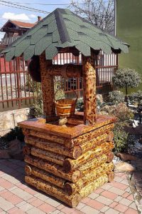 Deko Gartenbrunnen aus Eiche Massivholz, rustikal verarbeitet