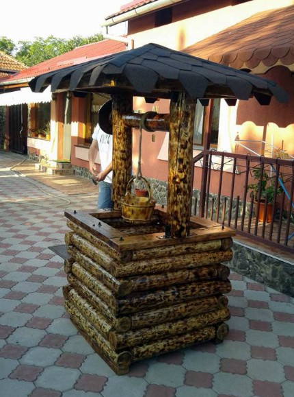 Deko Garten Brunnen aus Massiver Eiche