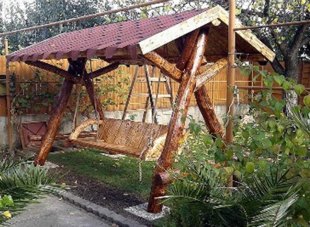 Die Gartenschaukel aus Eiche: ein Klassiker für Familie und Gäste